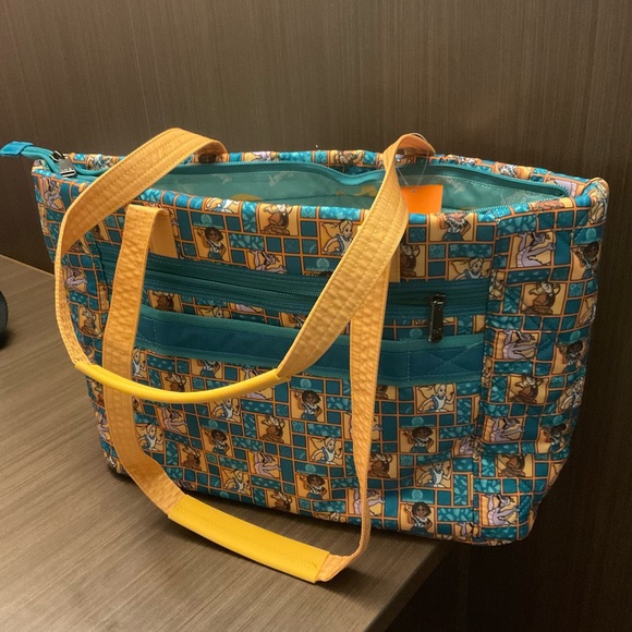 Disney Parks LUG Half Marathon 2023 TOTE RETIRED - Picture 9 of 10